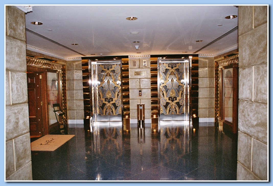 Burj Al Arab, Aufzge